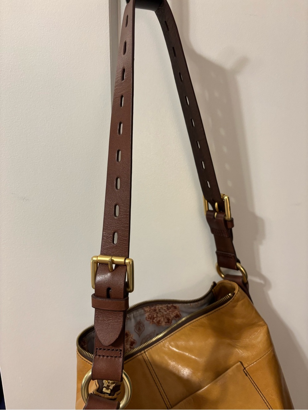 HOBO Leather Shoulder Bag in Tan with Dark Brown Strap - Picture 6 of 7